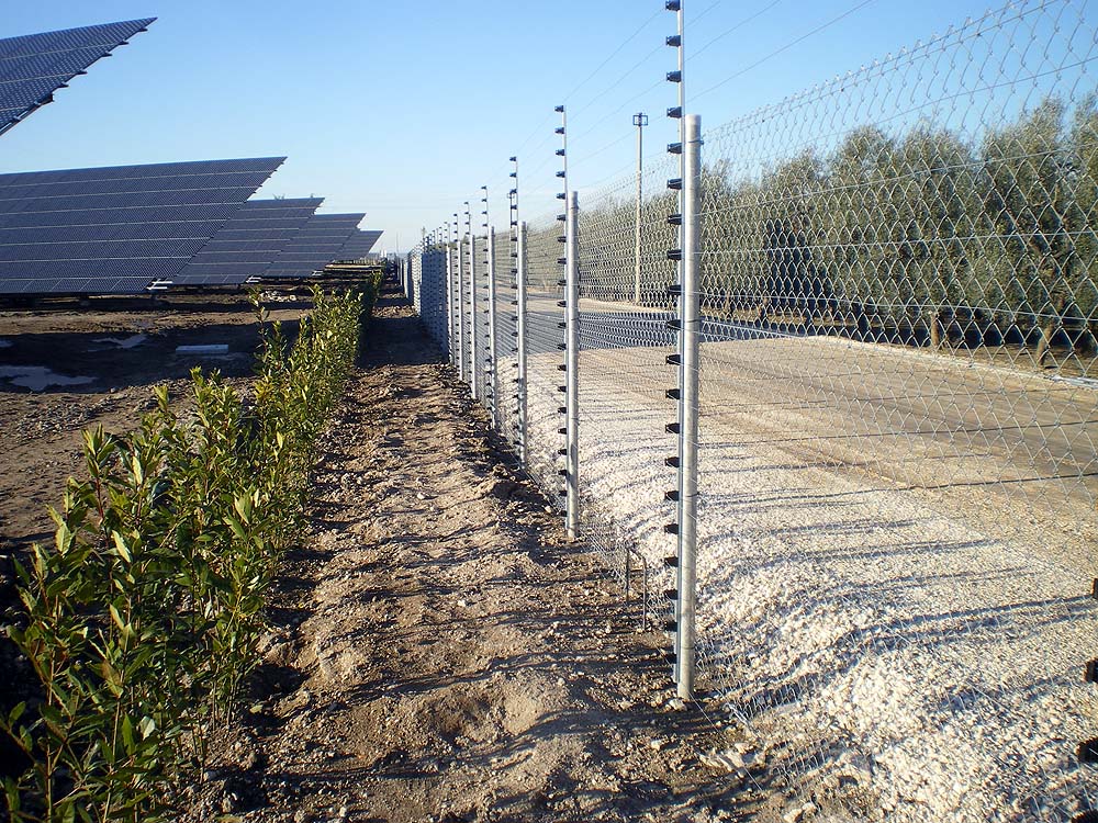APS Stromzaun an Photovoltaik-Freiflächenanlage in Italien